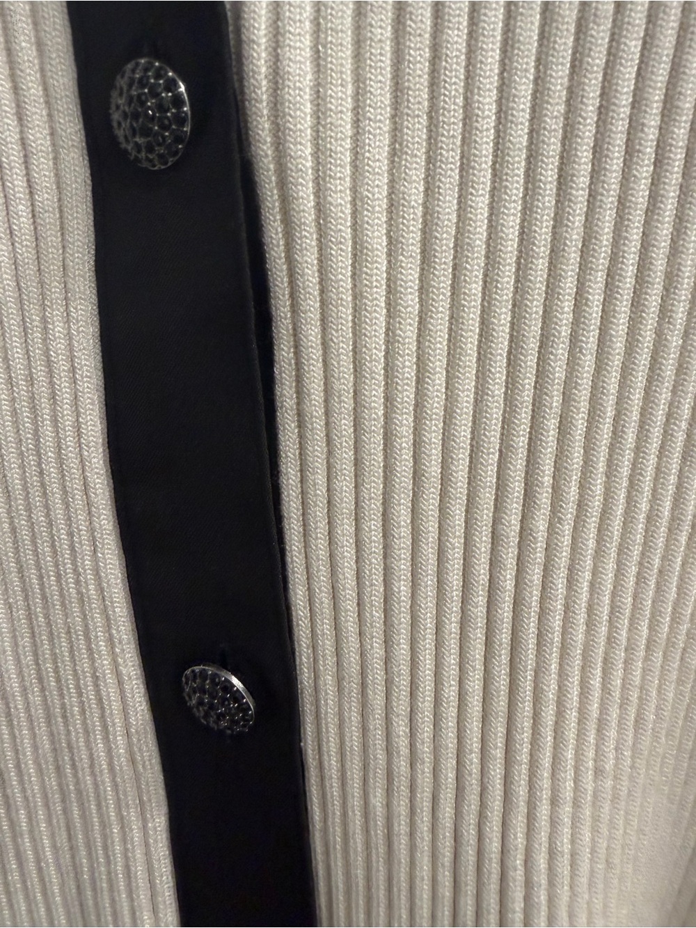 White House Black Market Cream Ribbed Button-Down with Black Collar & Cuffs - Picture 4 of 7